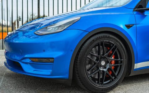 Deep Blue Metallic Tesla Model Y - UP x BBS Flugplatz Wheels, Carbon Ceramic Big Brake Kit