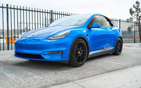 Deep Blue Metallic Tesla Model Y - UP x BBS Flugplatz Wheels, Carbon Ceramic Big Brake Kit