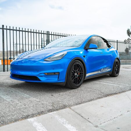Deep Blue Metallic Tesla Model Y – UP x BBS Flugplatz Wheels, Carbon Ceramic Big Brake Kit