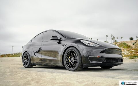 Black Tesla Model Y - UP x BBS Flugplatz Wheels