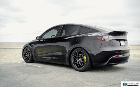 Black Tesla Model Y - UP x BBS Flugplatz Wheels
