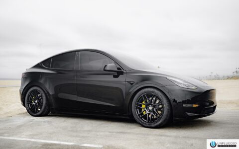 Black Tesla Model Y - UP x BBS Flugplatz Wheels