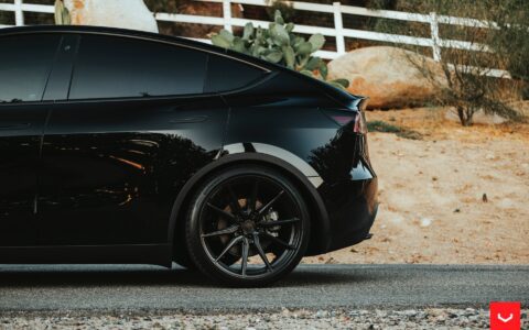 Black Tesla Model Y - Vossen HF-3 Wheels