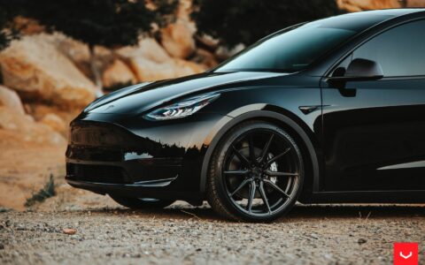 Black Tesla Model Y - Vossen HF-3 Wheels