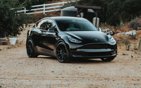 Black Tesla Model Y - Vossen HF-3 Wheels