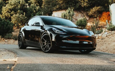 Black Tesla Model Y - Vossen HF-3 Wheels
