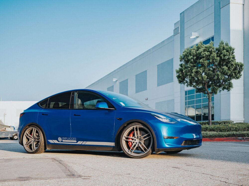 Deep Blue Metallic Tesla Model Y – UP-04 Forged Wheels