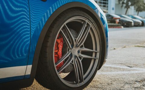 Deep Blue Metallic Tesla Model Y - UP-04 Wheels