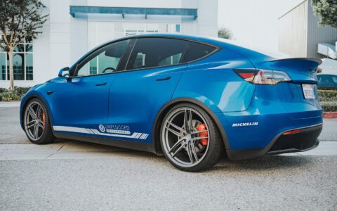 Deep Blue Metallic Tesla Model Y - UP-04 Wheels