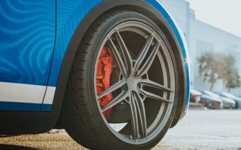 Deep Blue Metallic Tesla Model Y - UP-04 Wheels