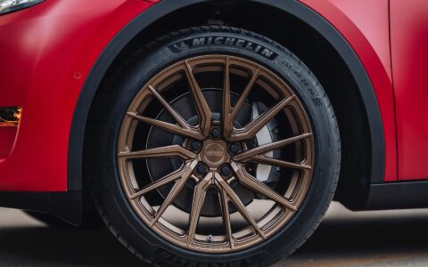 Red Tesla Model Y - Vossen HF-4T Wheels