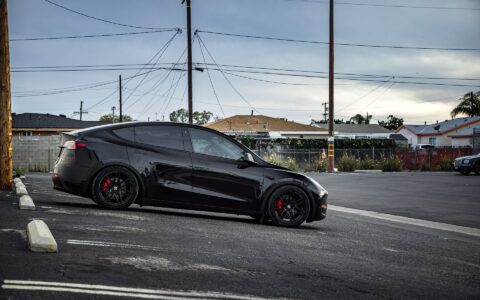 Solid Black Tesla Model Y Dual Motor Performance UP x BBS Flugplatz Wheels Image 29
