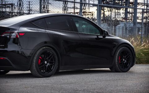 Solid Black Tesla Model Y Dual Motor Performance UP x BBS Flugplatz Wheels Image 46