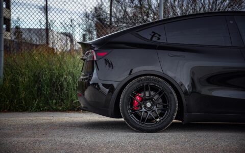 Solid Black Tesla Model Y Dual Motor Performance UP x BBS Flugplatz Wheels Image 5