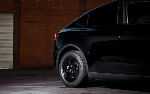 Black Tesla Model Y Dual Motor on UP.FIT Forged PD Wheels in Satin Black