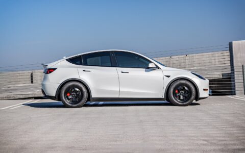 Tesla Model Y 18 inch UP.FIT Forged PD Wheel and Tire Package Satin Black Unplugged Performance Image (12)