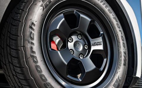 Tesla Model Y 18 inch UP.FIT Forged PD Wheel and Tire Package Satin Black Unplugged Performance Image (13)