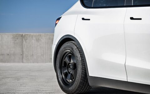 Tesla Model Y 18 inch UP.FIT Forged PD Wheel and Tire Package Satin Black Unplugged Performance Image (4)