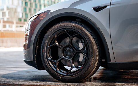 A front close up shot of a 19 inch UP-05 Forged Wheels with Yokohama ADVAN Sport EV all season tire.