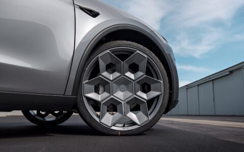 Quicksilver 2026 Tesla Model Y Launch Edition - CYBRHEX Forged Wheels in Satin Titanium