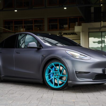 Tesla Model Y –  Novitec x Vossen NV2 Wheels in Fountain Blue