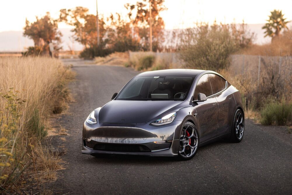 Midnight Silver Tesla Model Y – UP-05 Forged Wheels in Satin Titanium
