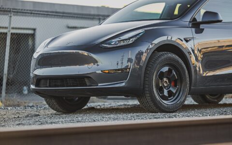 Lifted Gray Model Y on UP.FIT Forged PD Wheels in Satin Black