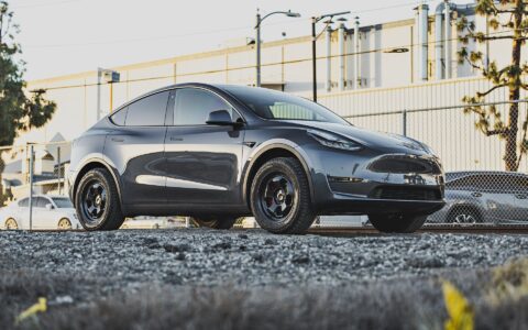 Lifted Gray Model Y on UP.FIT Forged PD Wheels in Satin Black