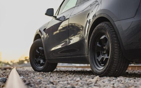Lifted Gray Model Y on UP.FIT Forged PD Wheels in Satin Black