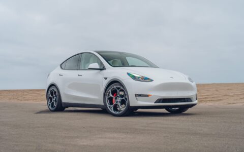 Pearl White Tesla Model Y - UP-05 Forged Wheels in Satin Titanium 2 Pearl White Tesla Model Y - UP-05 Wheels in Satin Titanium