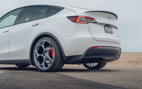 Pearl White Tesla Model Y - UP-05 Forged Wheels in Satin Titanium 7 Pearl White Tesla Model Y - UP-05 Wheels in Satin Titanium