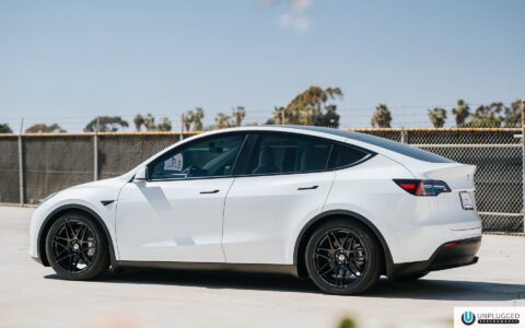 White Tesla Model Y - UP x BBS Flugplatz Wheels