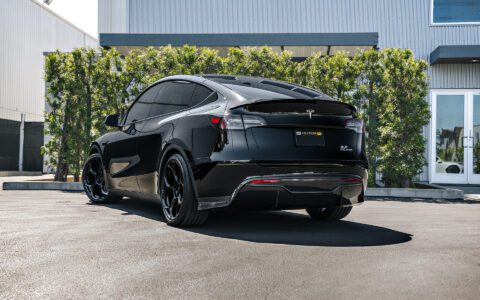 Tesla Model Y with Carbon Aero Parts on 21 inch UP-05 Forged Wheels In Gloss Black