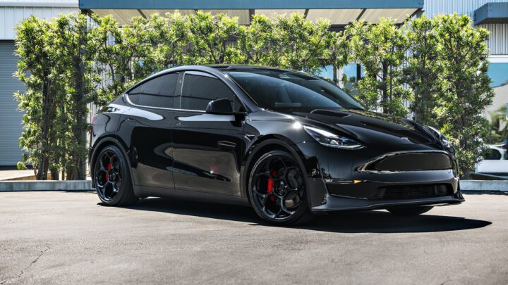 Tesla Model Y with Carbon Aero Parts on 21 inch UP-05 Forged Wheels In Gloss Black
