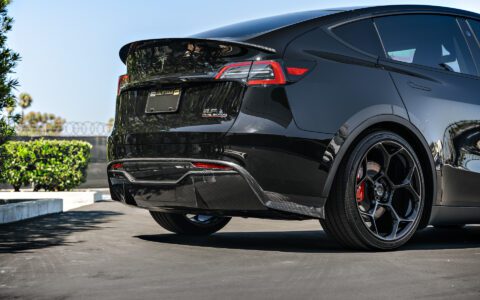 Tesla Model Y with Carbon Aero Parts on 21 inch UP-05 Forged Wheels In Gloss Black