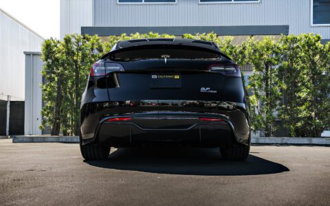 Tesla Model Y with Carbon Aero Parts on 21 inch UP-05 Forged Wheels In Gloss Black