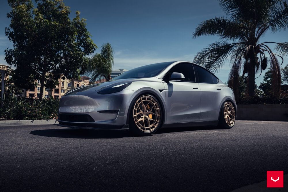 Tesla Model Y – Vossen HFX-1 Wheels in Satin Bronze