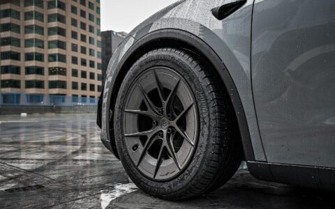 Quicksilver Tesla Model Y on 19-Inch UP Forged UP-RW Wheels