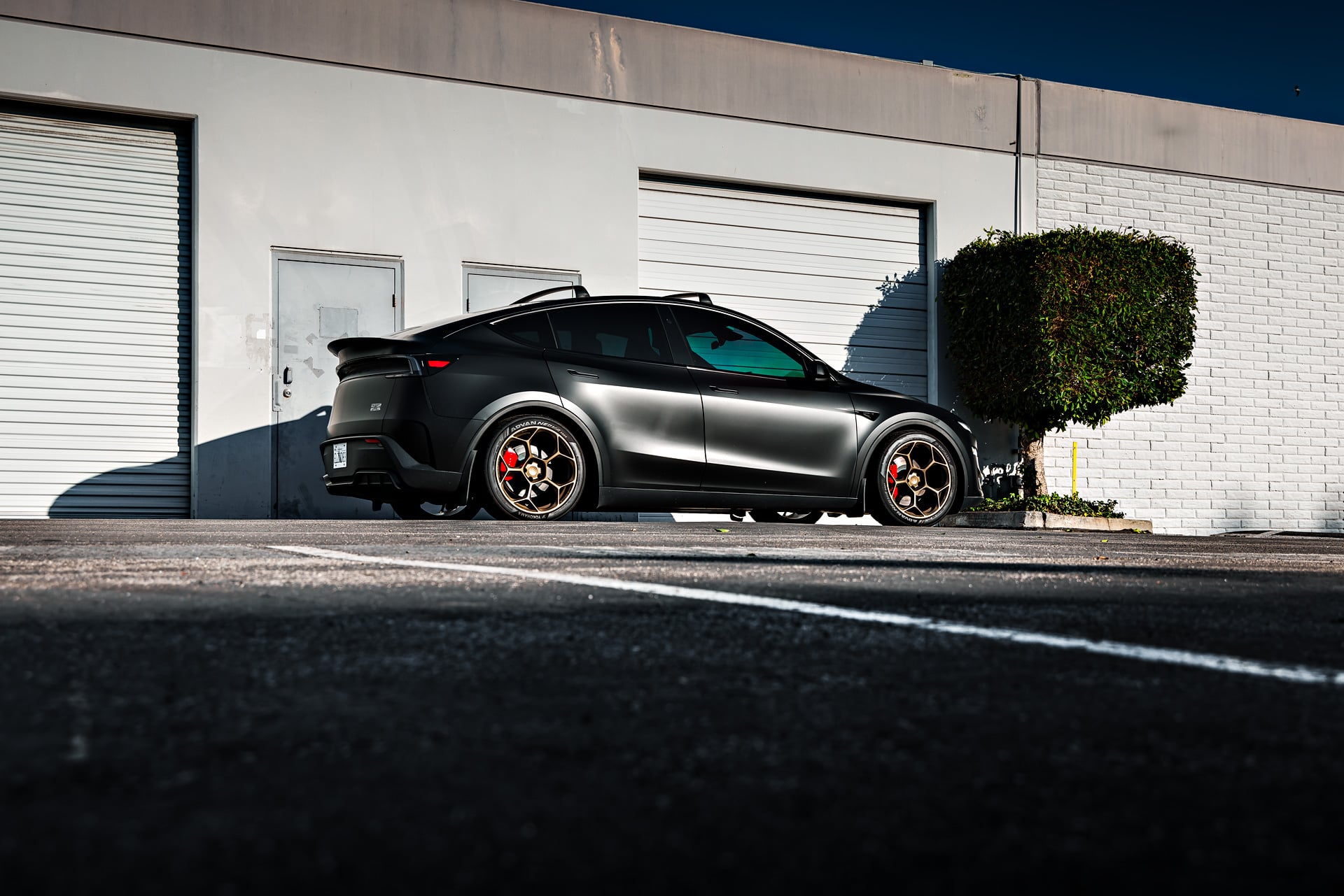 Stealth PPF Diamond Black Tesla Model Y Juniper Performance on 20-Inch UP Forged UP-05 Wheels 9 Stealth PPF Diamond Black Tesla Model Y Juniper Performance on 20-Inch UP Forged UP-05 Wheels