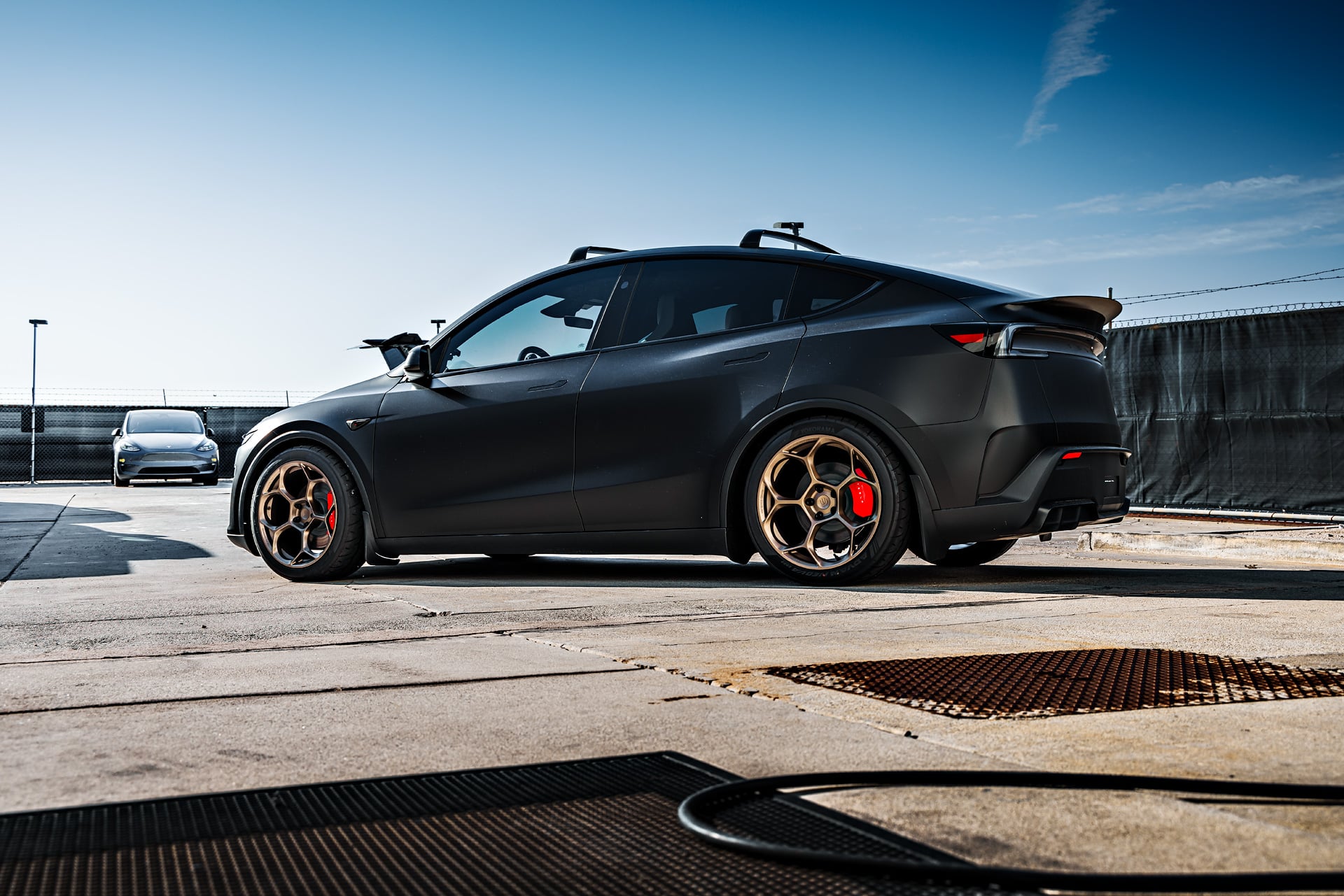 Stealth PPF Diamond Black Tesla Model Y Juniper Performance on 20-Inch UP Forged UP-05 Wheels 3 Stealth PPF Diamond Black Tesla Model Y Juniper Performance on 20-Inch UP Forged UP-05 Wheels