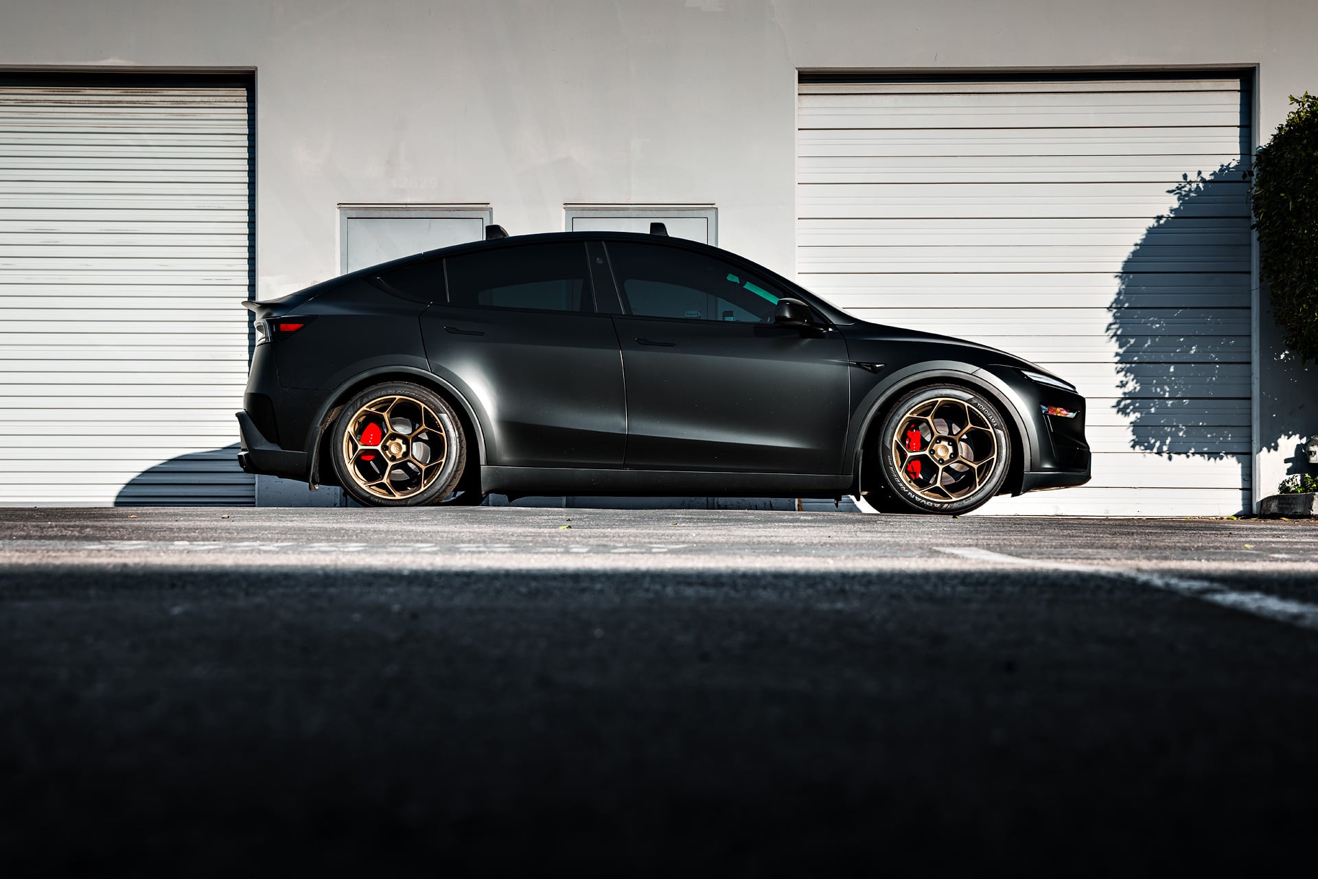 Stealth PPF Diamond Black Tesla Model Y Juniper Performance on 20-Inch UP Forged UP-05 Wheels 12 Stealth PPF Diamond Black Tesla Model Y Juniper Performance on 20-Inch UP Forged UP-05 Wheels