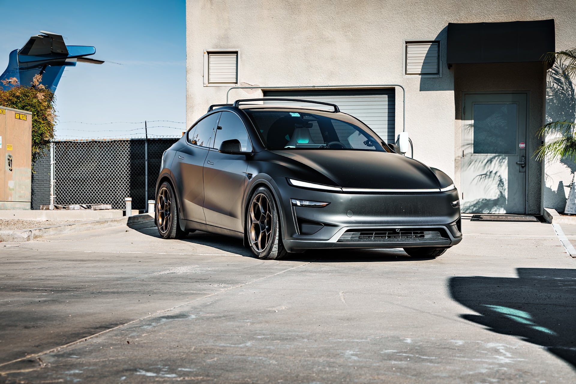 Stealth PPF Diamond Black Tesla Model Y Juniper Performance on 20-Inch UP Forged UP-05 Wheels 5 Stealth PPF Diamond Black Tesla Model Y Juniper Performance on 20-Inch UP Forged UP-05 Wheels