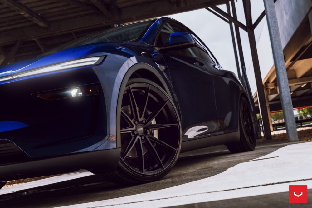 Vossen HFX-2 on the Tesla Model Y: Staggered 22s Fix the Best-Seller's Biggest Problem 2 Deep Blue Metallic Tesla Model Y Juniper on Vossen HFX-2 Wheels in Satin Black